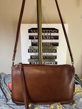 COACH vintage Bonnie Cashin leather shoulder bag with glue in serial number.